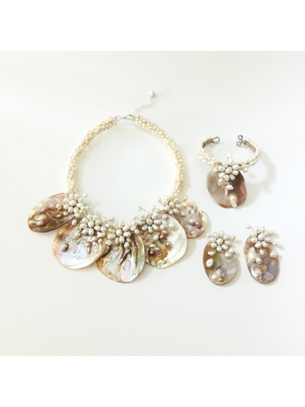 SHELL AND PEARL JEWELRY SET